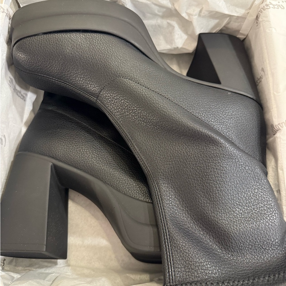 L'INTERVALLE Black Heeled Boots